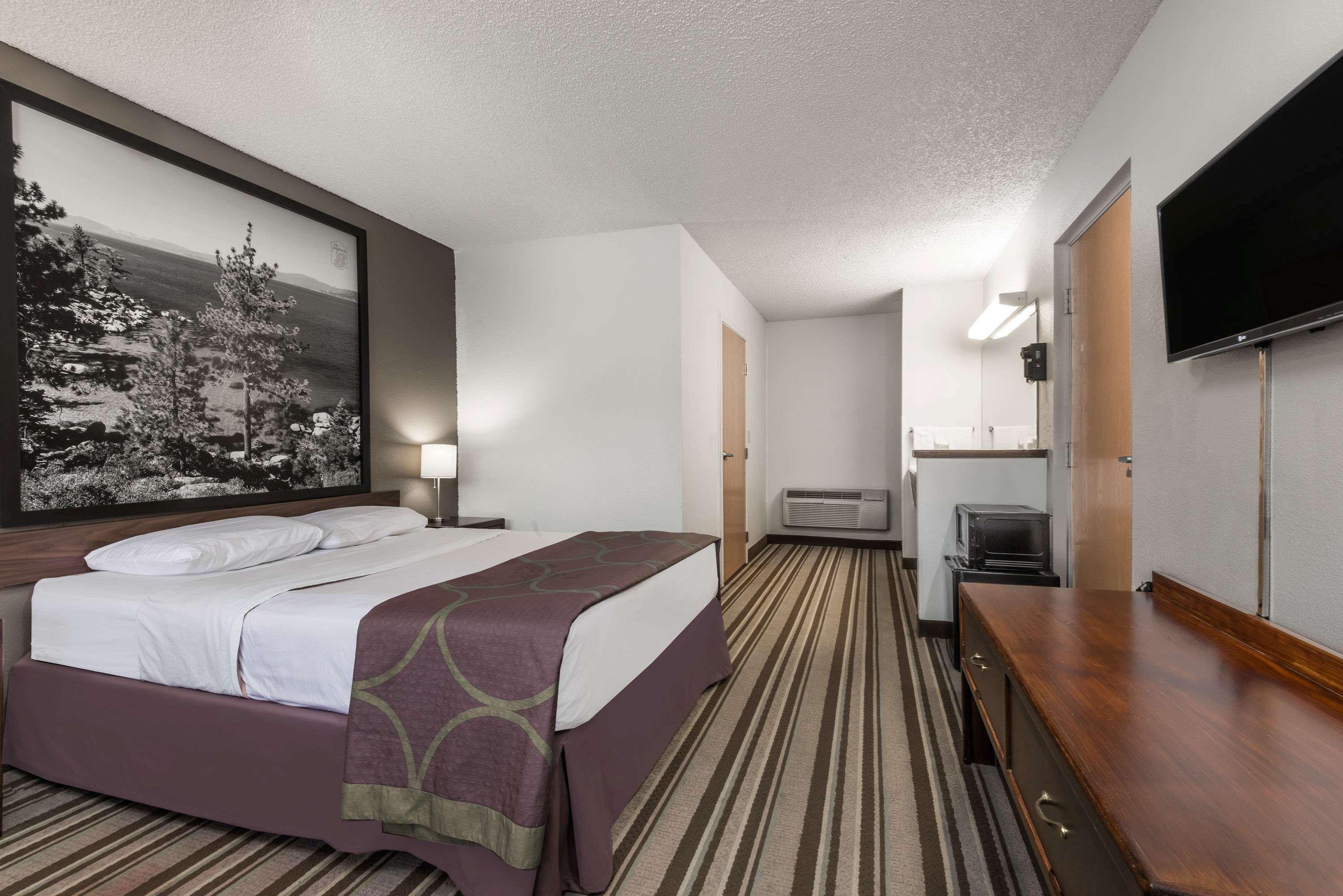 Super 8 By Wyndham Fernley Hotel Eksteriør billede